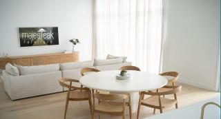 Teak Arm Chair -Aden Design